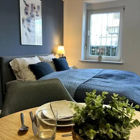 Apartment Gemuetliches Mit Bad Und Eigenem Eingang In Altstadtvilla *