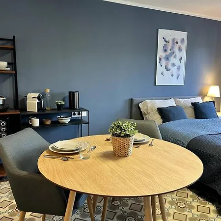 Apartment Gemuetliches Mit Bad Und Eigenem Eingang In Altstadtvilla *