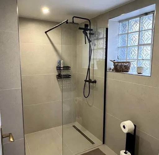 Gemuetliches Mit Bad Und Eigenem Eingang In Altstadtvilla *