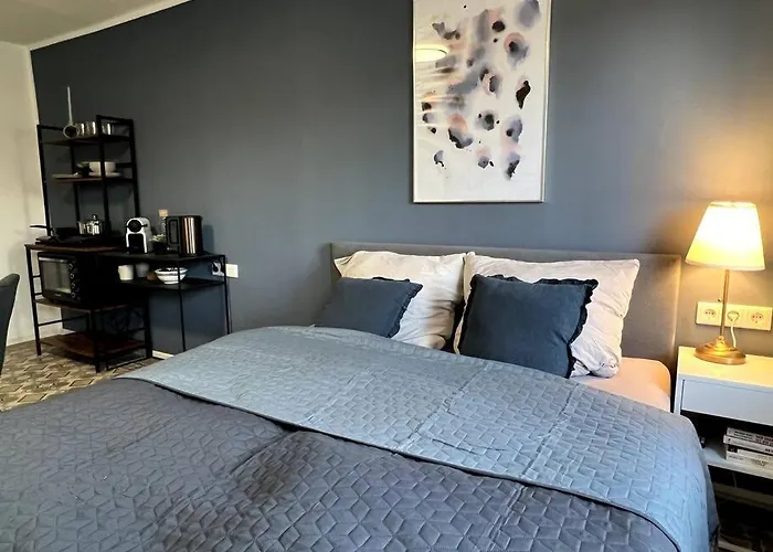 Gemuetliches Mit Bad Und Eigenem Eingang In Altstadtvilla Διαμέρισμα *