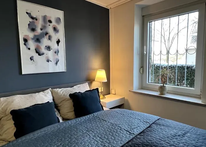 Gemuetliches Mit Bad Und Eigenem Eingang In Altstadtvilla Διαμέρισμα *